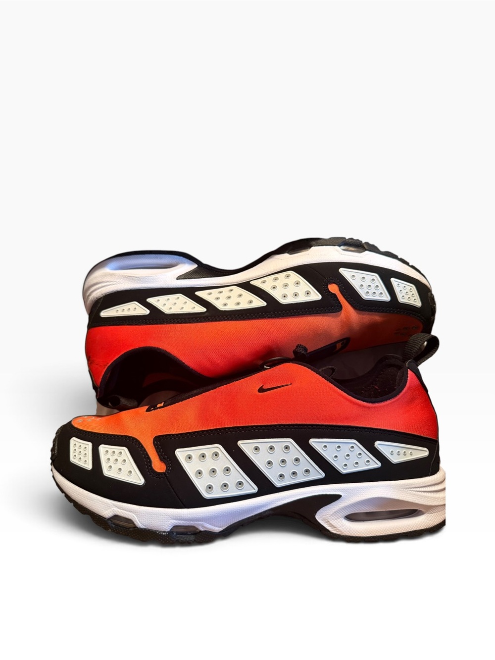 Nike Air Max Sunder “Bright Crimson”